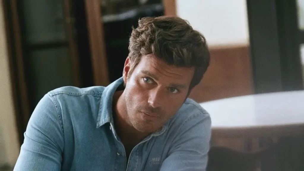 Kıvanç Tatlıtuğ turkish actors